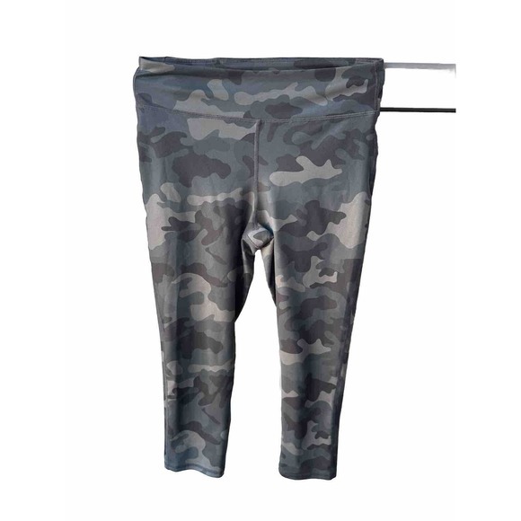 GapFit High Rise‎ Print Capris Size Medium - Picture 2 of 6